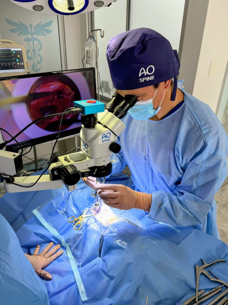 Dr. Hardy Rosas Hinostroza